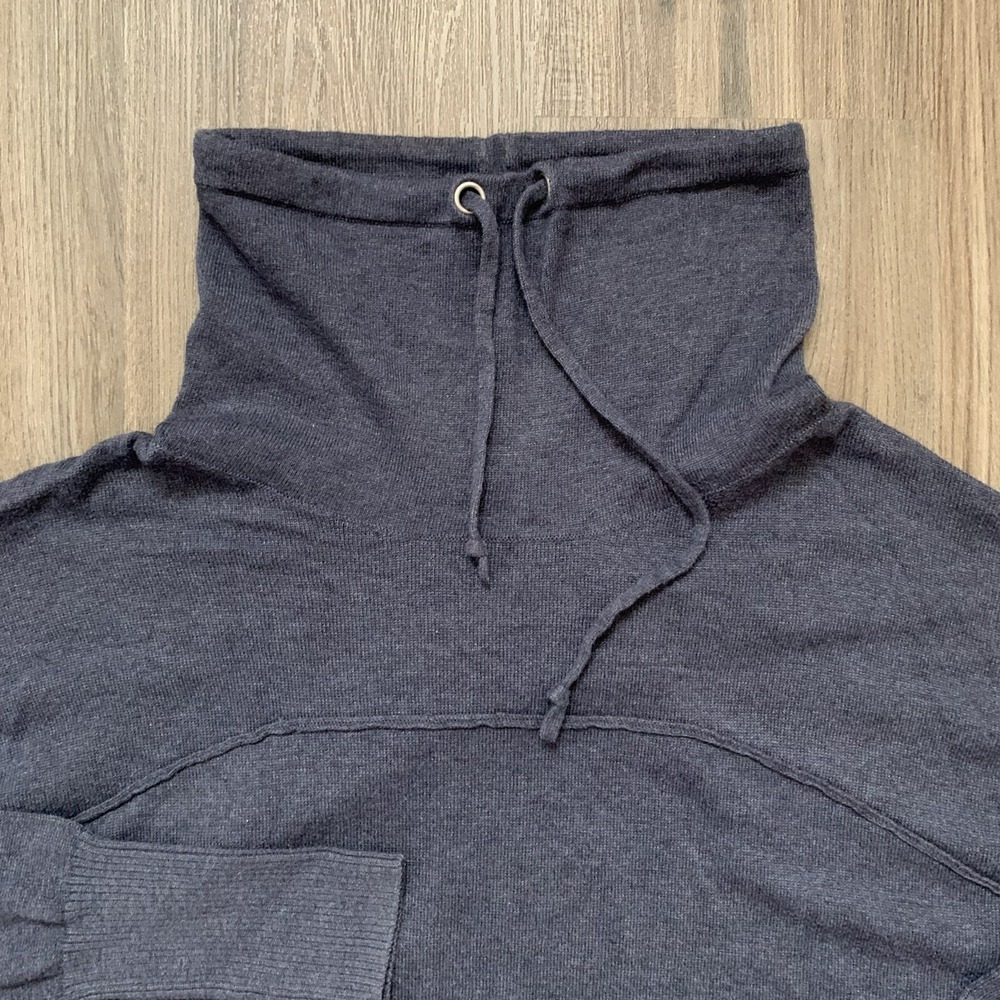 Athleta Womens Cowl Neck Blue Long  Lightweight Fitted Sweater Small Drawstring